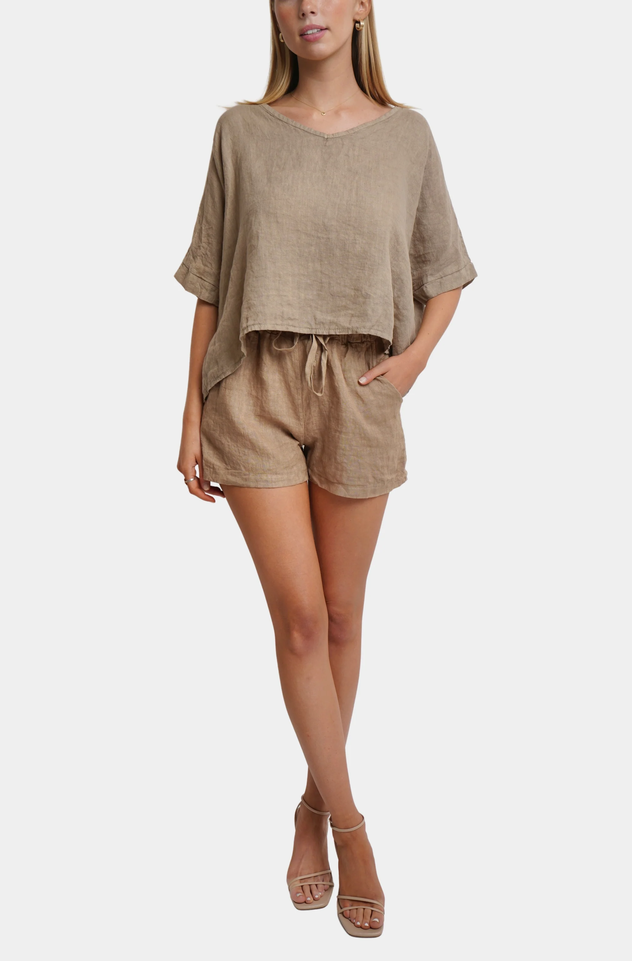 Andreia Linen Shorts - Image 6