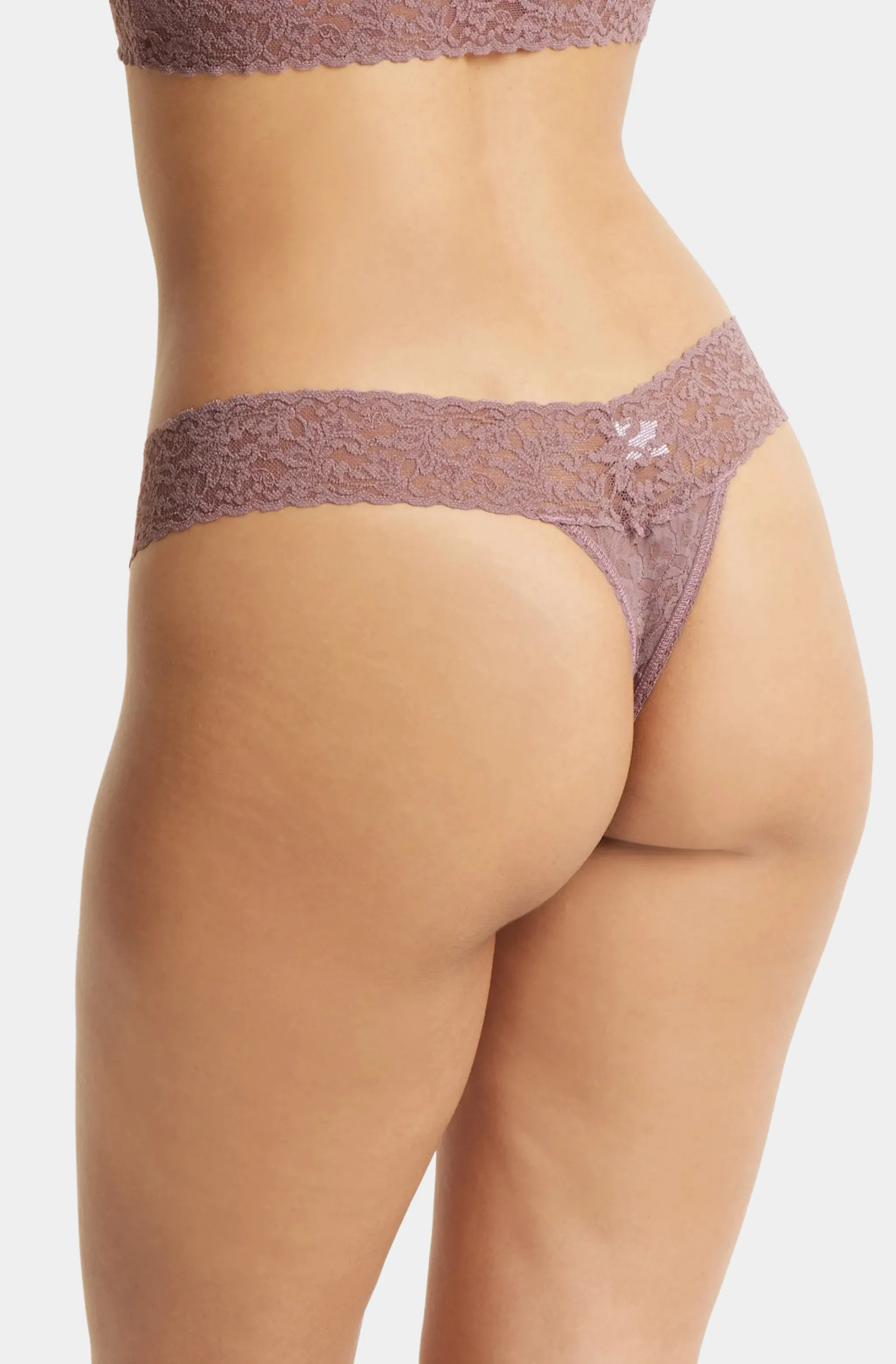 Signature Lace Low Rise Thong - Image 3