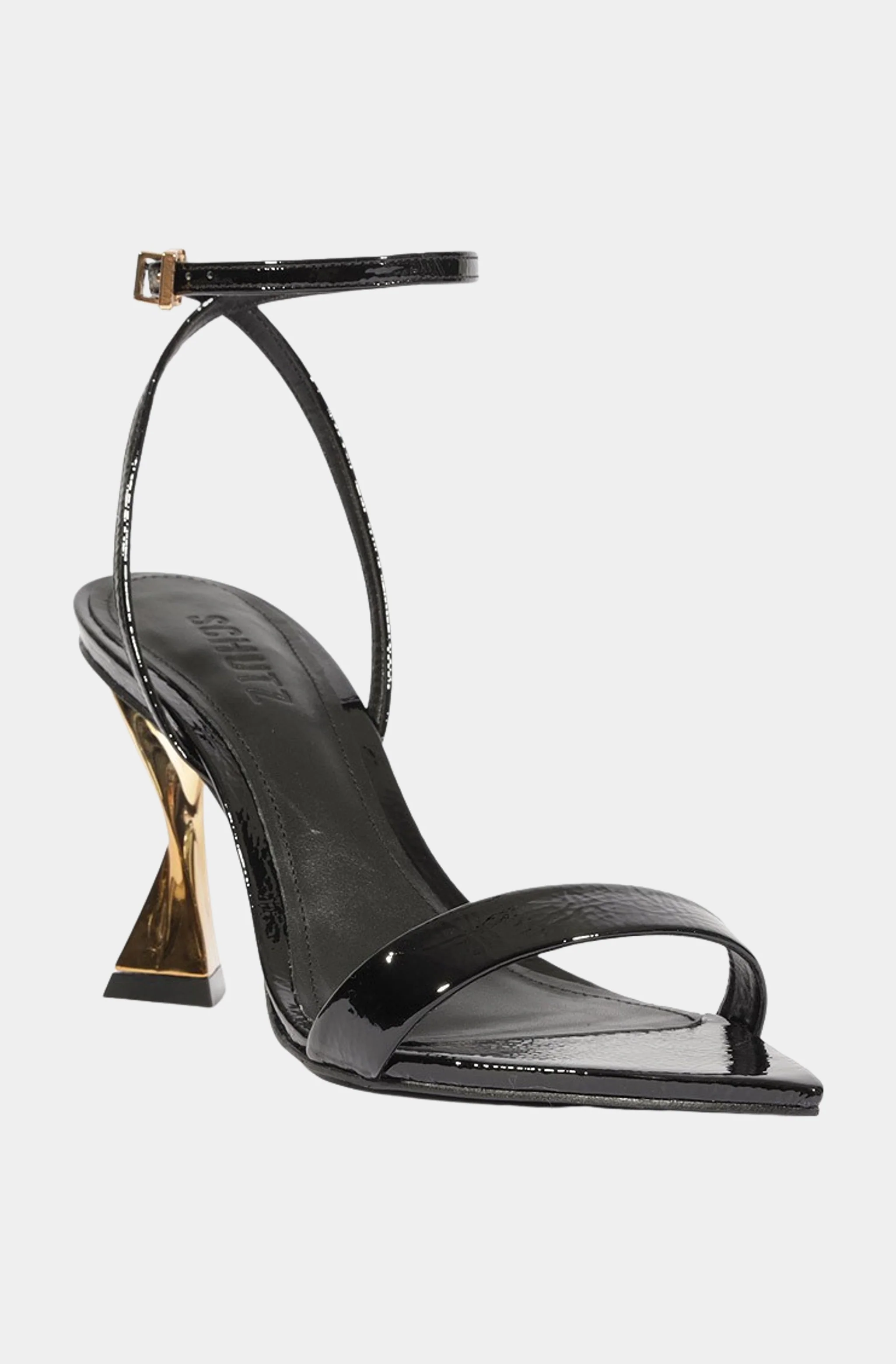 Elisha Sandal